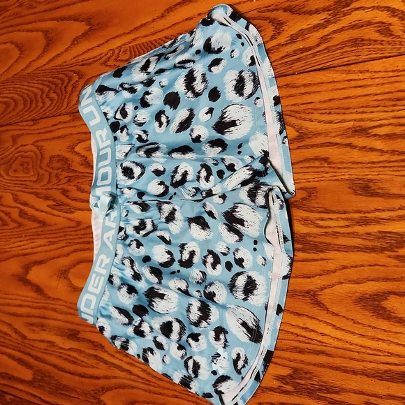 Under Armour Heatgear Loose Fit shorts - Picture 1 of 6